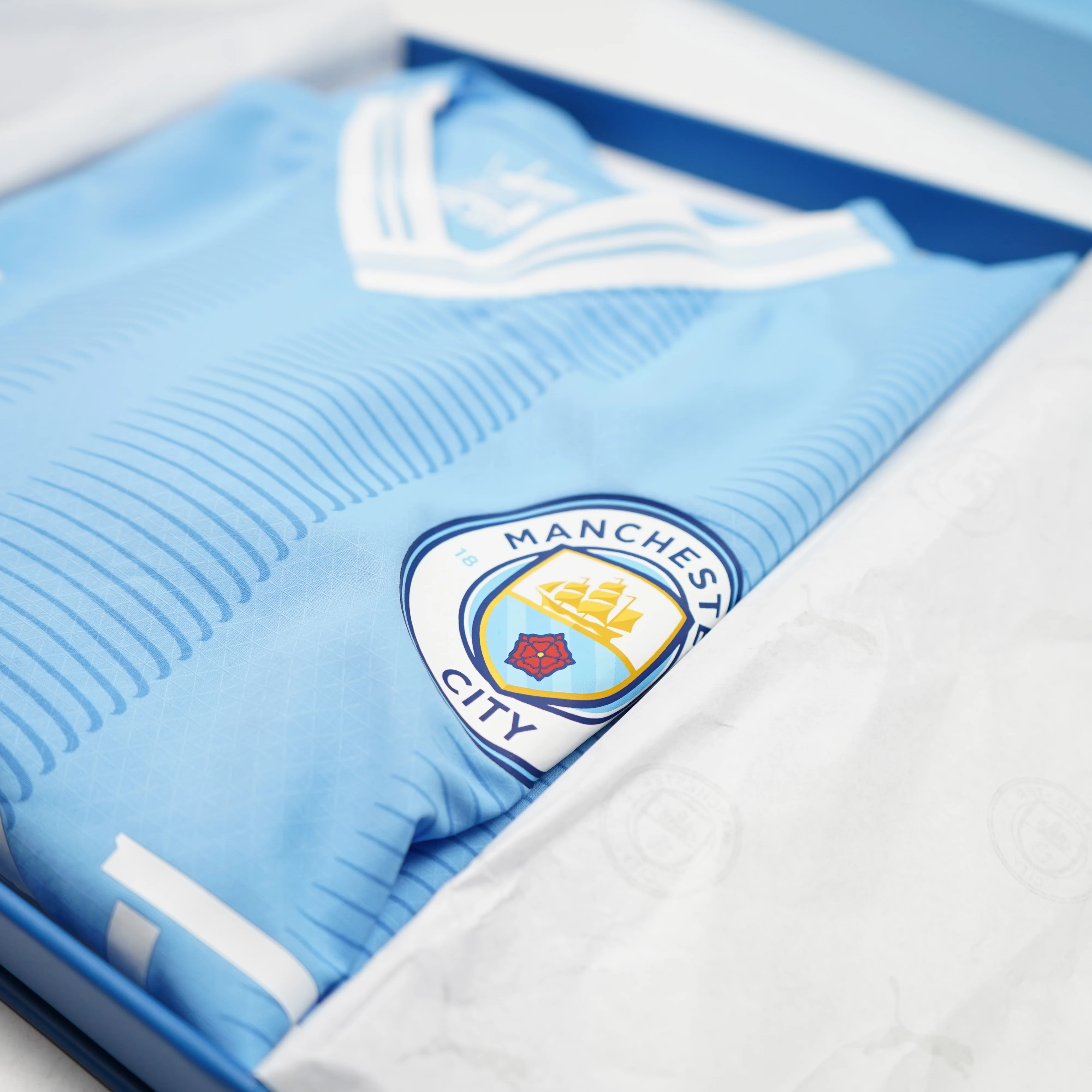MANCHESTER CITY 2023-24 AUTHENTIC HOME SHIRT - HAALAND 9 - M - Image 4